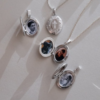 Collier Fengzhi vintage en acier inoxydable plaqué or 18 carats avec pendentif boîte à cadre ovale en forme de croix, album photo ouvrable et fermable, chaîne en acier inoxydable
