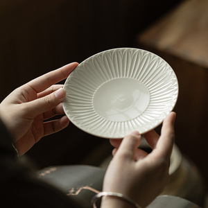 Ding Kiln White Lotus Petal Ceramic Teapot Stand Round Porcelain For Kung Fu <b>Tea</b> Set Household <b>Tea</b> <b>Tray</b> - Product Image 1