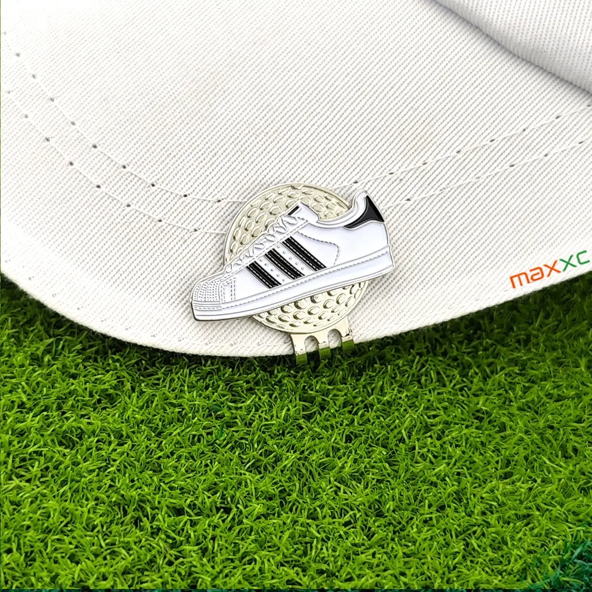 Yeni şekil tasarım toptan sevimli özel manyetik golf topu işaretleyici minyatür emaye topları belirteçleri Golf
