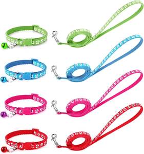 Ensemble collier et laisse pour petits chiens, 4 pièces, motif d'empreintes de pattes, réglable de 7.5 à 12.6 pouces - Product Image 1