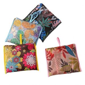 Sac fourre-tout pliable en polyester écologique, durable, recyclable et réutilisable avec logo imprimé en sérigraphie - Product Image 3
