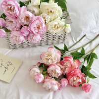 Lot de 3 fleurs artificielles en soie pivoine pour la décoration de la maison et des hôtels, ornements floraux modernes et durables pour la Saint-Valentin et Pâques