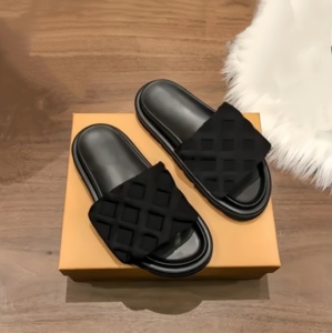 Mules Designer 2026 con stampa a cuscino, sandali piatti in pelle da donna e uomo, con stampa goffrata, neri, vintage, di tendenza, in gomma - Product Image 1