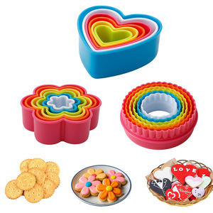 Set di 6 Tagliabiscotti in Plastica Personalizzabili, Forme Rotonde, a Cuore e a Fiore per Decorazione Dolci e Artigianato - Product Image 1