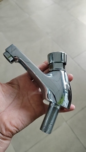 Grifo de lavabo moderno de un solo orificio, cromado, para montaje en cubierta, con cartucho de latón, estilo contemporáneo - Product Image 2