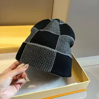 Topi Beanie Abu-abu Mewah Pria ZT 2026 Desainer Topi Kupluk Musim Dingin Bobble Polo Beanies Topi Beanie Wanita Mewah Musim Dingin