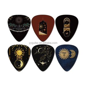 Lot de 6 plectres de <span class=keywords><strong>guitare</strong></span> en celluloïd personnalisés de la marque Cheerhas, motif lune et étoile, impression recto-verso, imperméables et durables - Product Image 6