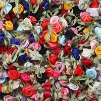 Mini fleurs en ruban satiné 100% polyester écologique, diamètre 2,5 cm, avec perles, pour vêtements, accessoires DIY, décorations pour cheveux
