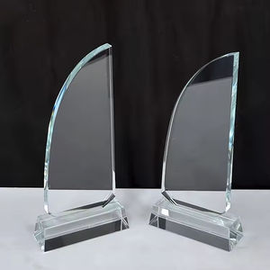 Trofeo in Vetro K9 Personalizzato con Incisione Logo, Stampa UV e Incisione Laser per Premi Aziendali - Product Image 6