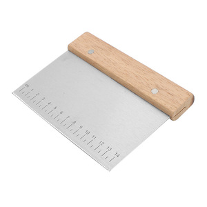 Grattoir à pâte en acier inoxydable avec manche en bois et échelle, grattoir de cuisine multi-formes, découpeur ondulé pour la pâtisserie et la découpe de légumes - Product Image 5