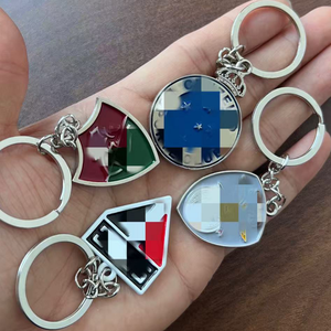 Llaveros de Fútbol de Aleación de Zinc Esmaltados de Lujo Vintage al por Mayor, Llaveros de Equipos de Fútbol Impermeables, Ligeros y Modernos para Aficionados - Product Image 5