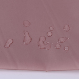 <span class=keywords><strong>Tissu</strong></span> en taffetas de <span class=keywords><strong>soie</strong></span> de polyester imperméable direct d'usine 400T avec revêtement lourd pour vêtements de sport de plein air et doublure de doudoune - Product Image 2