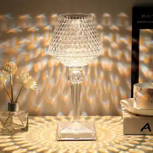 Usine Élégant Chevet Villa Prix de Gros Art Lampe Led Lecture Bureau Lampe de Table Lampes Métal Chine