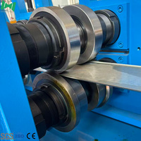 Ligne de production automatique de machines de formage à froid pour supports solaires photovoltaïques