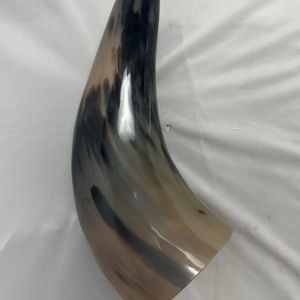 เขาสัตว์วิคกิ้งสำหรับดื่ม ปลอดภัยสำหรับอาหาร พร้อมขาตั้ง ทำจากเขาสัตว์ธรรมชาติ สีตามธรรมชาติ และขนาดตามสั่ง ราคาถูก - Product Image 1