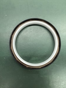 Nouveau joint d'arbre à cames arrière d'origine 3968563F en PTFE/caoutchouc premium 130x150x14mm OEM pour camions ISF3.8/ISF4.5/Aumark/Ollin - Product Image 2