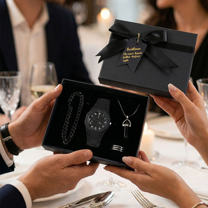 Set Regalo da Uomo Stile Business: Orologio, Collana, Bracciale e Anello (in Confezione di Carta) <span class=keywords><strong>per</strong></span> Fidanzati, Papà, Festa del Papà, <span class=keywords><strong>San</strong></span> <span class=keywords><strong>Valentino</strong></span> - Product Image 2
