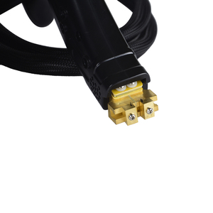 เครื่องรีกรูยางและเครื่องปะยางแบบมือถือสีดำ 1 กิโลวัตต์ สำหรับรถบรรทุก รถแทรกเตอร์ และรถบัส - Product Image 1