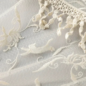 ผ้าคลุมไหล่ผ้าฝ้ายโพลีเอสเตอร์น้ำหนักเบาสำหรับผู้หญิง + ผ้าไนลอนสไตล์จีนลายแมวและดอกไม้ที่วาดด้วยมือผ้าพันคอลายลูกไม้สุดเท่ - Product Image 4