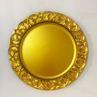 Transparante plastic diepe fruit schaal met gouden glitter, licht luxe retro design, Europese paleisstijl voor bruiloften en hotels.
