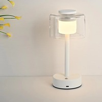 Marché de gros Nouvelle mode Lampe rechargeable en acrylique cristallin Abat-jour en métal Lampes de table pour restaurant Chambre à coucher Salle de lecture