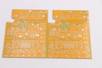 Çin OEM PCB Üreticisi 2'li Panel Yüksek Akımlı Ses Amplifikatörü PCB'si Sarı Lehim Maskesi ile