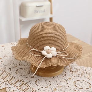Chapeau d'été pour fille, chapeau de pêcheur en paille, ensemble deux pièces avec sac et jolies fleurs, protection solaire - Product Image 6
