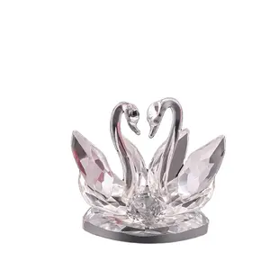 2023 Newest style loving clear crystal swans wedding gifts souvenir crystal couple swan for wedding decor