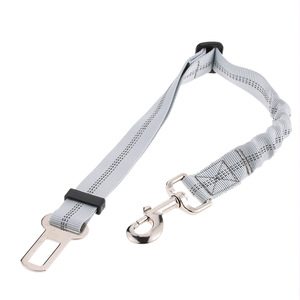 Correa de Seguridad para Mascotas en el Auto, Elástica con Franjas Reflectantes, Arnés de Seguridad para Perros en Negro y Gris, de Poliéster - Product Image 3