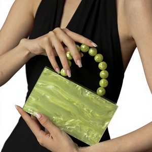 Pochette en résine verte avec poignée perlée, sac de soirée uni, fermeture à rabat, sac à main élégant - Product Image 1