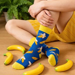 <span class=keywords><strong>Calcetines</strong></span> de media pantorrilla con estampado de plátanos en amarillo y azul vibrantes, diseño de frutas a la moda, transpirables, de algodón suave, informales, para todo el año. - Product Image 2