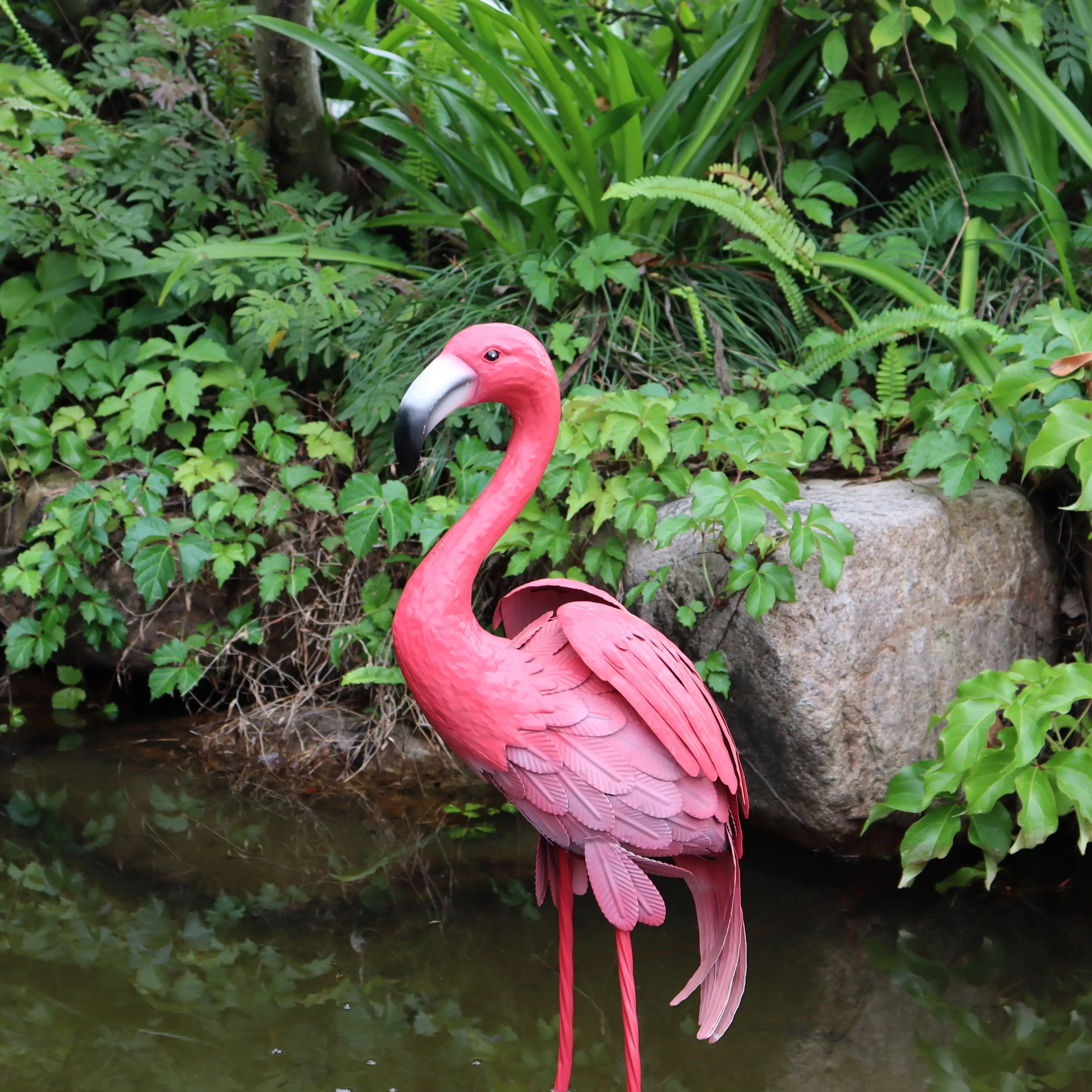 Metall-Flamingo-Garten-Dekoration Metallkunst Outdoor-Dekoration Familie Metall-Fußstecke für den Garten