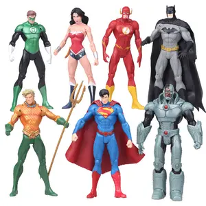 Figuras De Pvc Action Figure marsuperhero süper kahraman flaş Superheroa örümcek adam oyuncak ve Batmans oyuncaklar