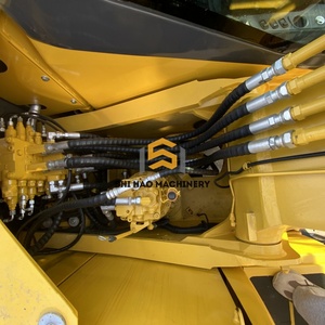 Bomba de engranajes de motor para excavadora de orugas Komatsu PC160 de bajo kilometraje, con motor Komatsu y 16.1 toneladas de peso operativo, para excavación en construcción. - Product Image 5