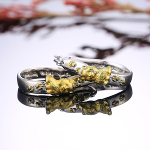 Orecchini Oversize a Forma di Gatto, Design Minimalista, Gioielli Statement per Donne, Stile Ear Cuff - Product Image 4