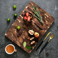 Planche à découper en bois d'acacia massif avec logo personnalisé gravé, grande planche à découper réversible en mosaïque pour les détaillants haut de gamme