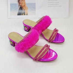 Sandales et Claquettes d'été respirantes pour femmes Lanfoo OEM/ODM en cuir véritable et fourrure, rose et vert - Product Image 6