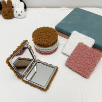 Miroir de maquillage portable en peluche bouclée mignonne, style Teddy, avec housse en peluche de dessin animé Kawaii, pour le maquillage quotidien des filles