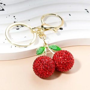 Pendentif porte-clés strass à la mode vente chaude transfrontalière breloque de sac cerise en alliage de fruits créatifs - Product Image 3