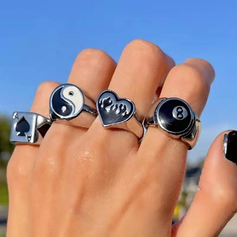 ชุดแหวนพังค์ Ace Of Spades,แหวนหยินหยางเคลือบหัวใจแฟชั่นสำหรับผู้หญิงผู้ชายสำหรับใส่บัตรโป๊กเกอร์4ชิ้น