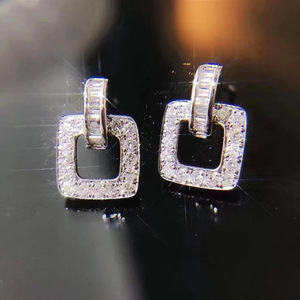Eleganti Orecchini a Perno in Stile Coreano, Gioielli Chic da Donna, Design Floreale Retrò per Uso Quotidiano, Idea Regalo - Product Image 1