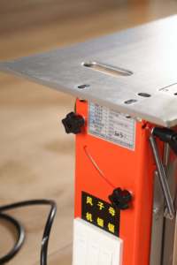 Sierra de mesa deslizante manual sin polvo con función de elevación horizontal Sierra de mesa de madera compuesta <span class=keywords><strong>Ideal</strong></span> para carpintería - Product Image 3