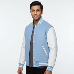 Veste universitaire de baseball rouge et noire la plus vendue, unisexe, avec manches en cuir personnalisées, en tissu de laine, à capuche et patchwork sur le devant - Product Image 1
