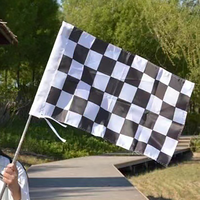 Drapeaux de course F1 à carreaux noirs et blancs, drapeaux de signalisation de départ et d'arrivée, drapeaux en nylon rouge et blanc, mât en aluminium durable