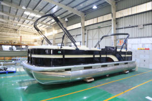 Bateaux <span class=keywords><strong>de</strong></span> fête en ponton en fibre <span class=keywords><strong>de</strong></span> verre <span class=keywords><strong>de</strong></span> luxe, directement <span class=keywords><strong>de</strong></span> l'usine, avec un design <span class=keywords><strong>de</strong></span> toit Bimi et un moteur électrique à vendre - Product Image 3