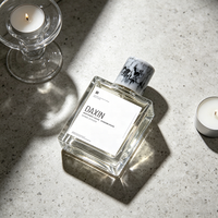 Bouteille de parfum vide en verre transparent de 100 ml avec étiquette personnalisée, paroi épaisse, épaule plate, forme rectangulaire carrée, avec bouchon en marbre