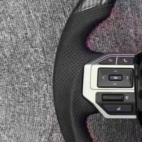 Accessoires de voiture personnalisés, volant de voiture en cuir et fibre de carbone, adapté à <span class=keywords><strong>Toyota</strong></span> Hilux Fortunar Land Previa Cruise <span class=keywords><strong>GR</strong></span> LC70 - Product Image 3