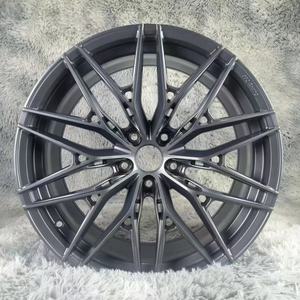 Rines Personalizados de Aleación de Aluminio Forjado T6061, 5/4 Orificios, Cóncavos, Multirradio, de 17-24 Pulgadas, 30 mm ET, Acabado Plateado, Nuevos - Product Image 1
