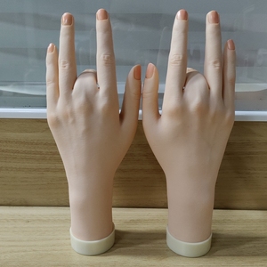 Modèle de main de simulation flexible en silicone Pointes d'ongles insérables Vernis à ongles Gel Outil de pratique Présentoir Modèle en caoutchouc de fausse main - Product Image 4