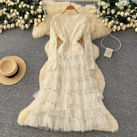 Robe longue élégante pour femmes WIWT, en dentelle blanche, à manches longues, style A, décontractée, avec patchwork de tulle à volants, pour les occasions spéciales et le quotidien.
